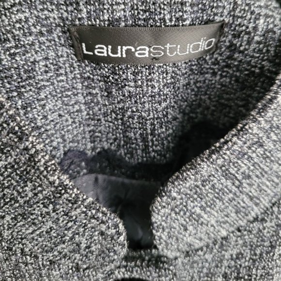Laura Studio formal blazer & skirt set size 6. Made in Canada - Picture 7 of 10